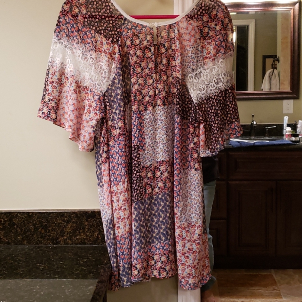 Blouse - Picture 2 of 8